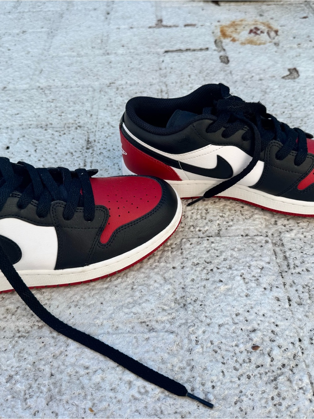 Nike 1 Low-Top Sneaker - Bred Toe kids 6.5